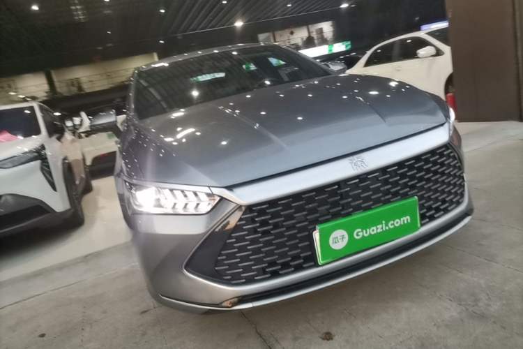 Used BYD Qin PLUS 2023 Champion Edition DM-i 55KM Leading Model Front Right 45 Deg