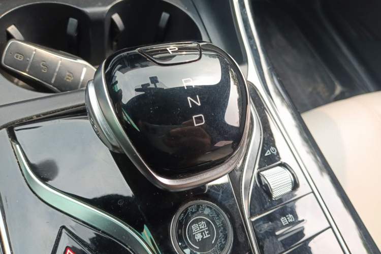 Used BYD Qin PLUS 2023 Champion Edition DM-i 55KM Superior Model Gear Lever