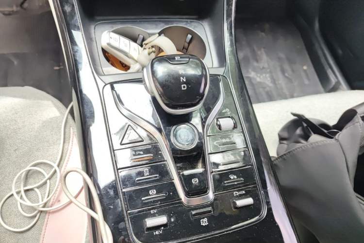 Used BYD Qin PLUS 2023 Champion Edition DM-i 55KM Leading Model Gear Lever
