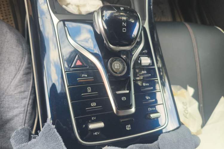 Used BYD Qin PLUS 2023 Champion Edition DM-i 120KM Leading Model Gear Lever