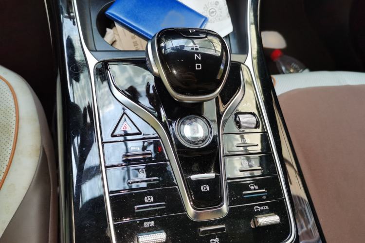 Used BYD Qin PLUS 2023 Champion Edition EV 420KM Leading Model Gear Lever