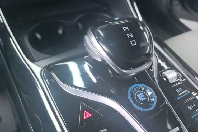 Used BYD Qin PLUS 2023 Champion Edition EV 510KM Leading Model Gear Lever
