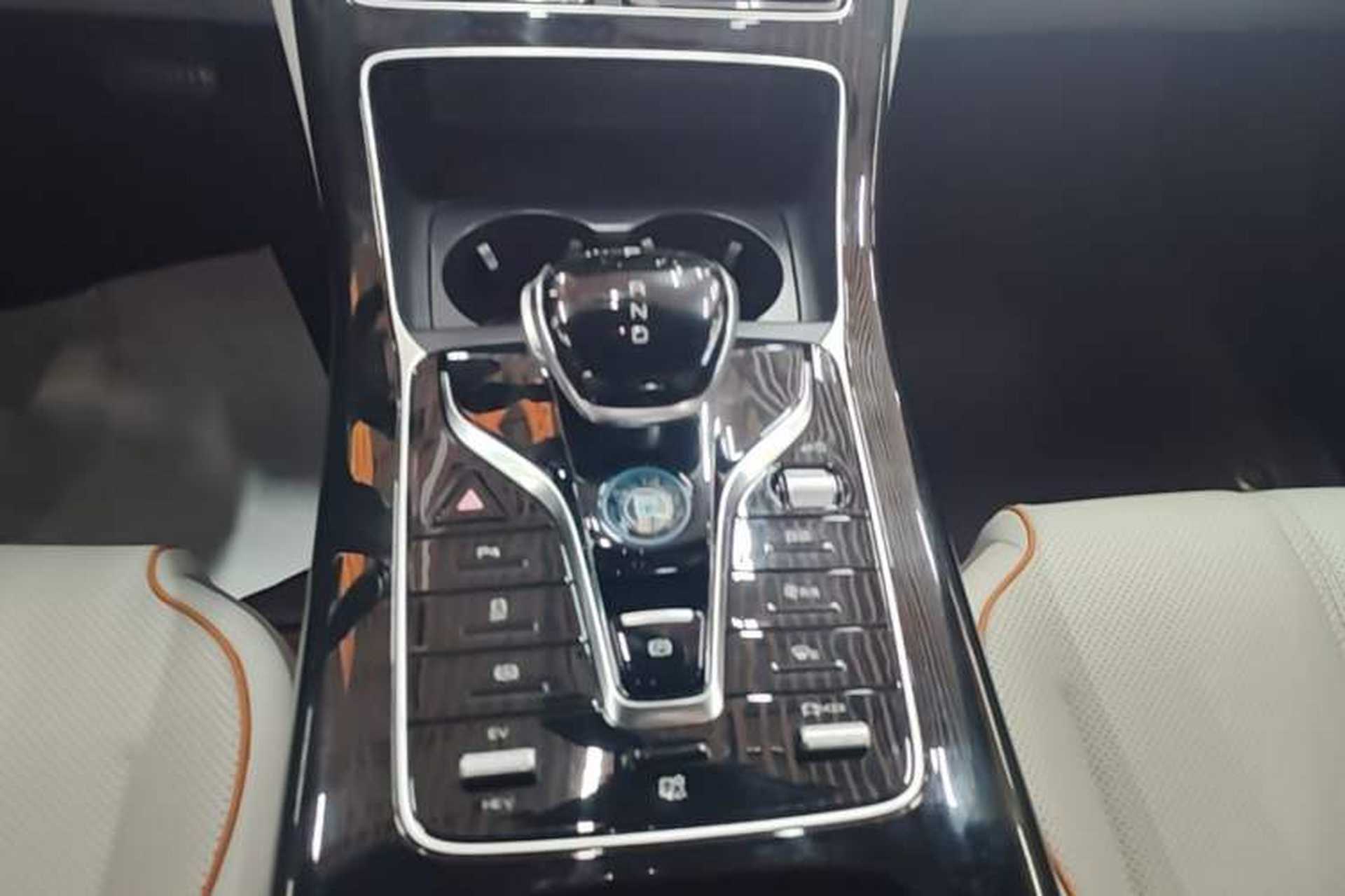 Used BYD Qin PLUS 2023 Champion Edition DM-i 120KM Leading Model Gear Lever