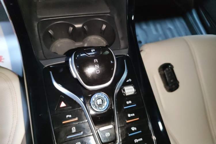 Used BYD Qin PLUS 2023 Champion Edition DM-i 55KM Leading Model Gear Lever