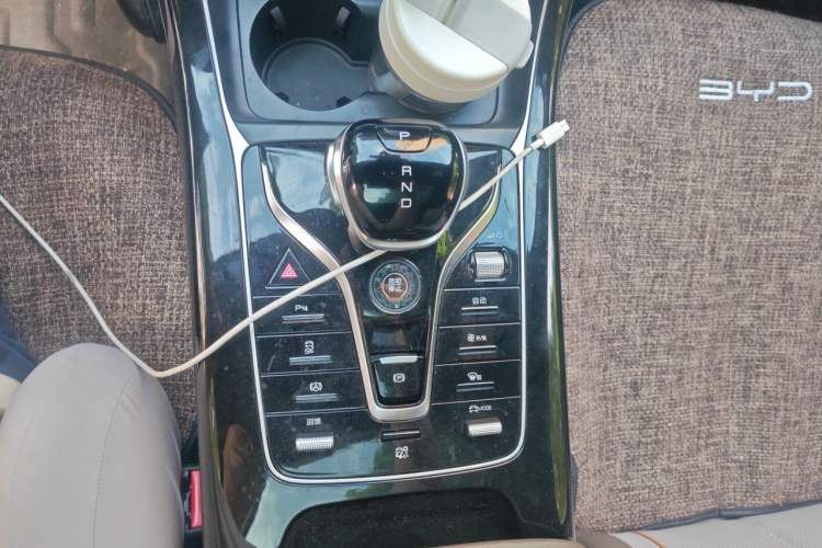 Used BYD Qin PLUS 2023 Champion Edition EV 420KM Superior Model Gear Lever