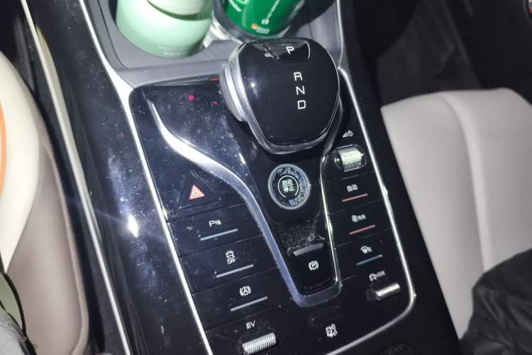 Used BYD Qin PLUS 2023 Champion Edition DM-i 120KM Leading Model Gear Lever