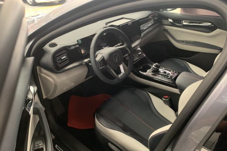 Used BYD Qin PLUS 2023 Champion Edition DM-i 55KM Leading Model Interior 1