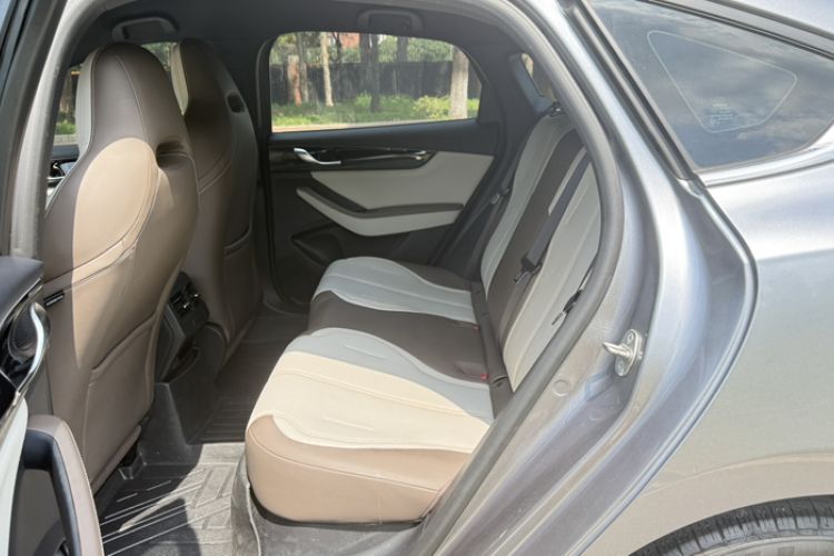 Used BYD Qin PLUS 2023 Champion Edition DM-i 55KM Leading Model Interior 1