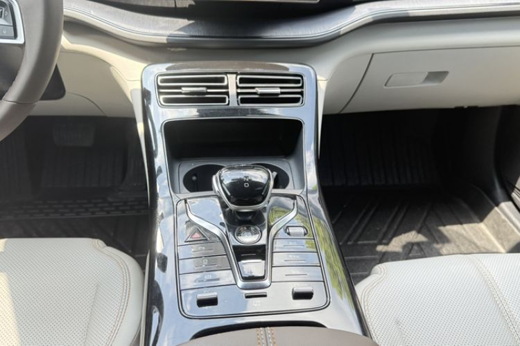 Used BYD Qin PLUS 2023 Champion Edition DM-i 55KM Leading Model Interior 2