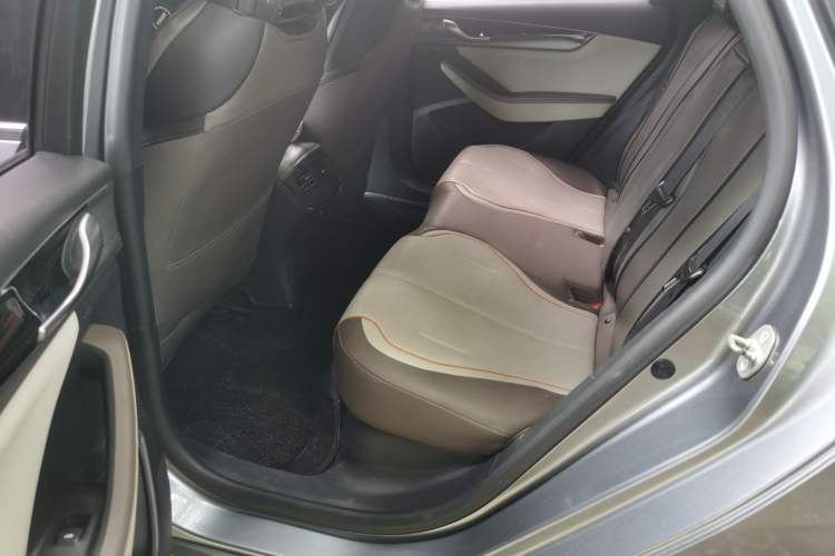Used BYD Qin PLUS 2023 Champion Edition DM-i 120KM Beyond Model Interior 4