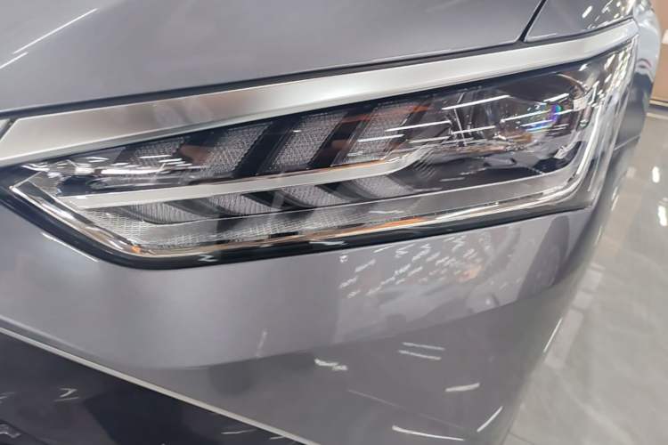 Used BYD Qin PLUS 2023 Champion Edition DM-i 120KM Leading Model Left Front Headlight