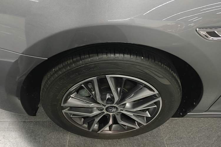 Used BYD Qin PLUS 2023 Champion Edition EV 420KM Superior Model Left Front Wheel Hub