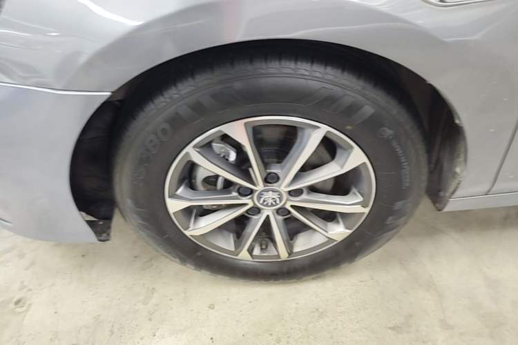Used BYD Qin PLUS 2023 Champion Edition DM-i 55KM Leading Model Left Front Wheel Hub