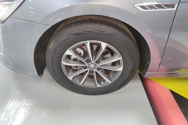 Used BYD Qin PLUS 2023 Champion Edition DM-i 55KM Leading Model Left Front Wheel Hub