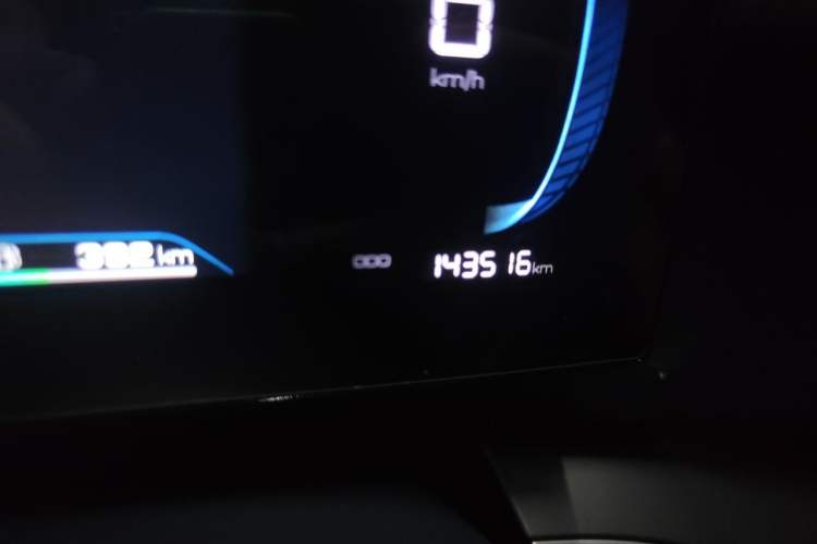 Used BYD Qin PLUS 2023 Champion Edition DM-i 55KM Superior Model Odometer Close Up