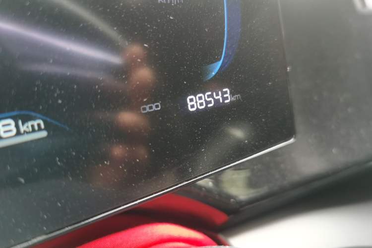 Used BYD Qin PLUS 2023 Champion Edition DM-i 120KM Beyond Model Odometer Close Up