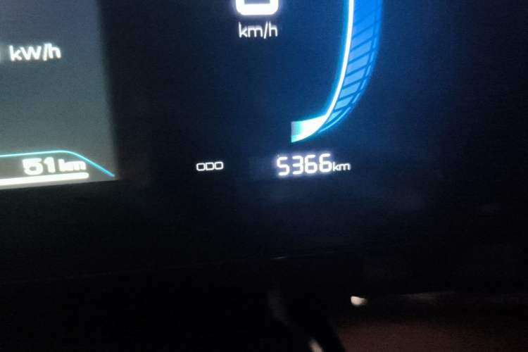 Used BYD Qin PLUS 2023 Champion Edition DM-i 120KM Leading Model Odometer Close Up