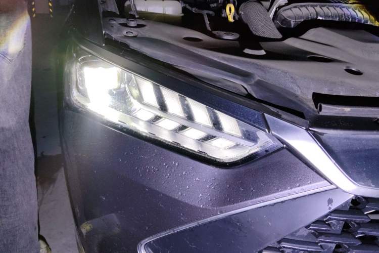 Used BYD Qin PLUS 2023 Champion Edition DM-i 120KM Leading Model Right Front Headlight