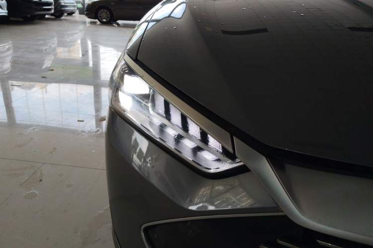 Used BYD Qin PLUS 2023 Champion Edition DM-i 55KM Superior Model Right Front Headlight