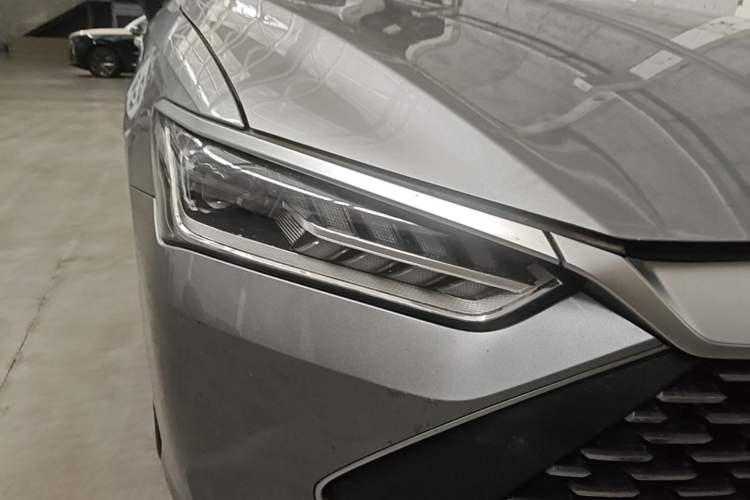 Used BYD Qin PLUS 2023 Champion Edition DM-i 120KM Leading Model Right Front Headlight