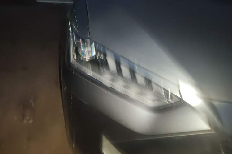 Used BYD Qin PLUS 2023 Champion Edition DM-i 120KM Leading Model Right Front Headlight