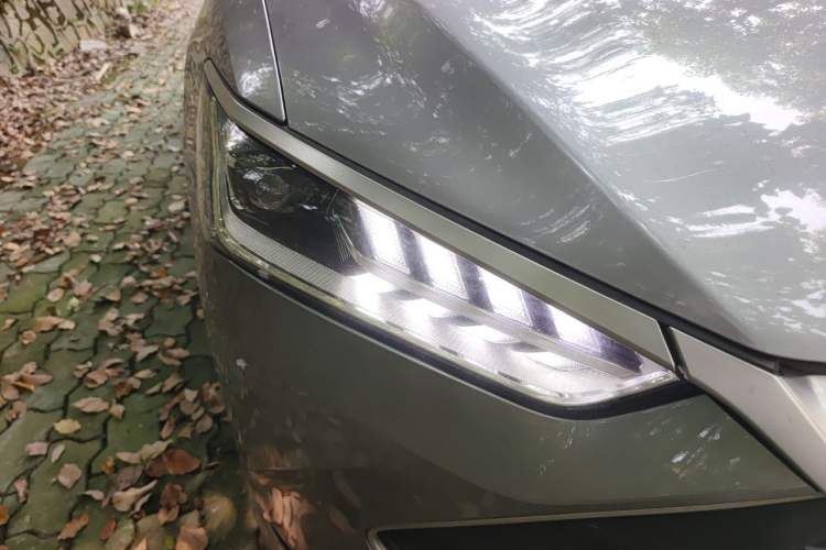 Used BYD Qin PLUS 2023 Champion Edition DM-i 120KM Leading Model Right Front Headlight