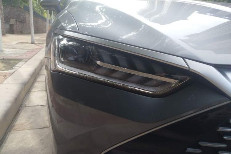 Used BYD Qin PLUS 2023 Champion Edition DM-i 55KM Leading Model Right Front Headlight