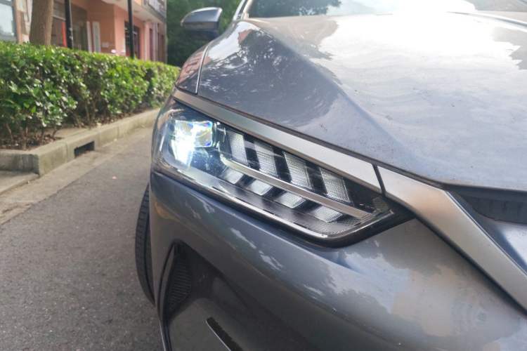 Used BYD Qin PLUS 2023 Champion Edition EV 420KM Superior Model Right Front Headlight