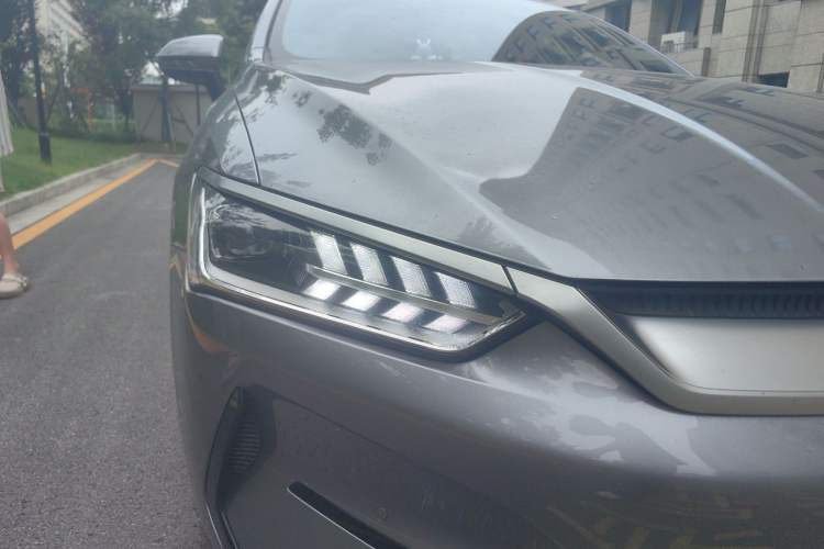 Used BYD Qin PLUS 2023 Champion Edition EV 420KM Superior Model Right Front Headlight