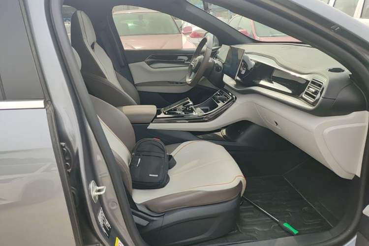 Used BYD Qin PLUS 2023 Champion Edition DM-i 55KM Superior Model Right Front Seat