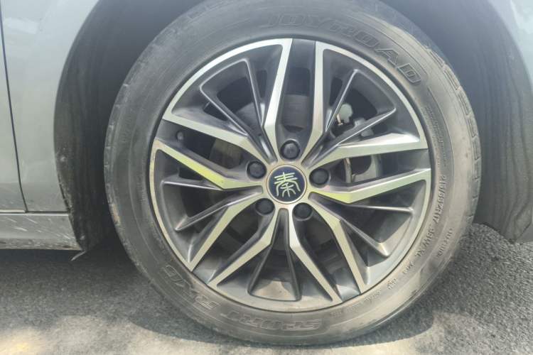 Used BYD Qin PLUS 2023 Champion Edition DM-i 120KM Leading Model Right Front Wheel Hub
