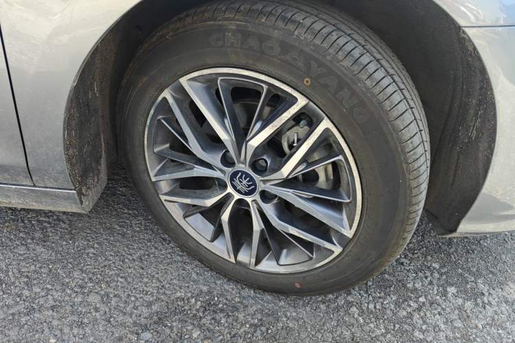 Used BYD Qin PLUS 2023 Champion Edition DM-i 55KM Superior Model Right Front Wheel Hub