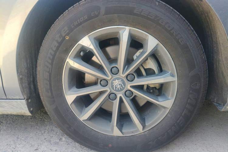 Used BYD Qin PLUS 2023 Champion Edition DM-i 55KM Leading Model Right Front Wheel Hub
