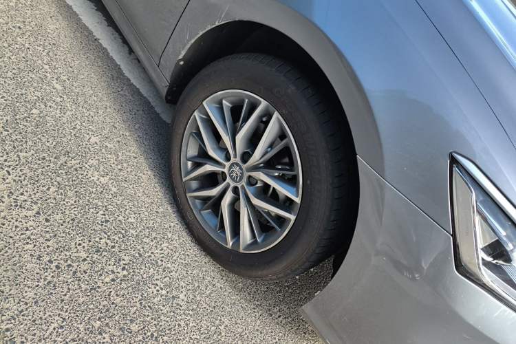 Used BYD Qin PLUS 2023 Champion Edition DM-i 120KM Leading Model Right Front Wheel Hub