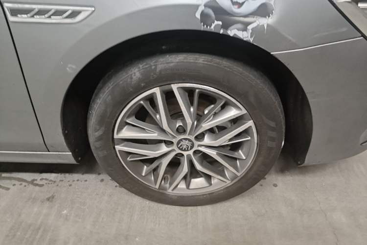 Used BYD Qin PLUS 2023 Champion Edition DM-i 120KM Leading Model Right Front Wheel Hub