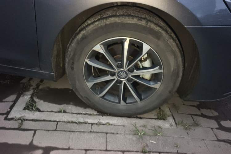 Used BYD Qin PLUS 2023 Champion Edition DM-i 55KM Leading Model Right Front Wheel Hub