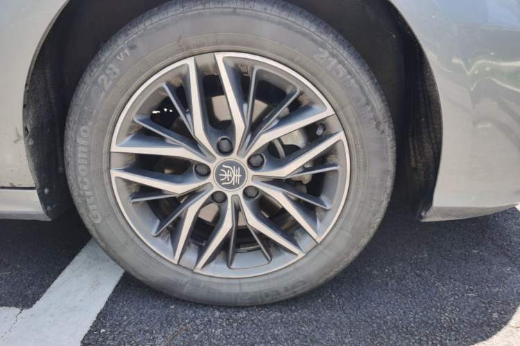 Used BYD Qin PLUS 2023 Champion Edition DM-i 120KM Leading Model Right Front Wheel Hub
