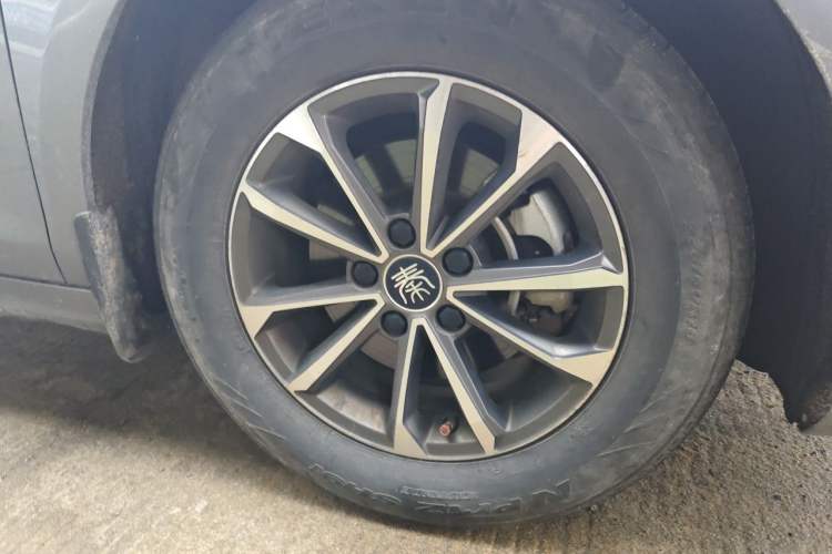 Used BYD Qin PLUS 2023 Champion Edition DM-i 55KM Leading Model Right Front Wheel Hub