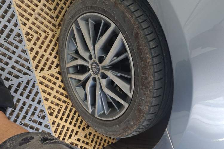 Used BYD Qin PLUS 2023 Champion Edition DM-i 120KM Leading Model Right Front Wheel Hub