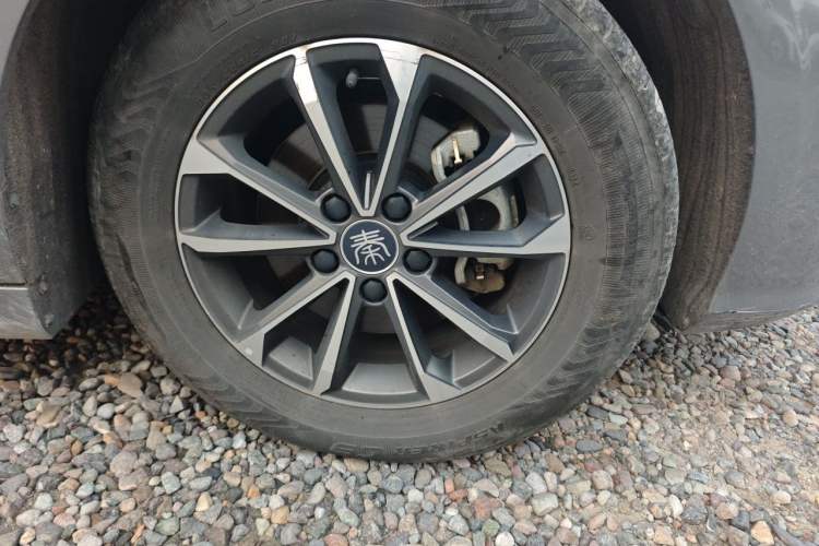 Used BYD Qin PLUS 2023 Champion Edition DM-i 55KM Leading Model Right Front Wheel Hub