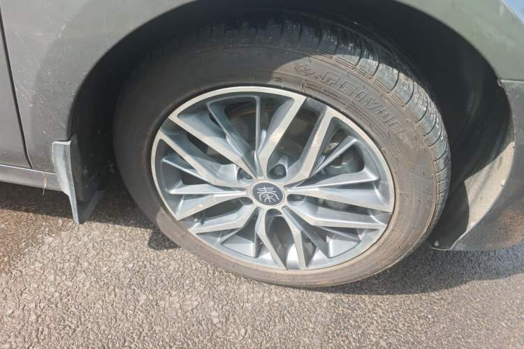 Used BYD Qin PLUS 2023 Champion Edition DM-i 120KM Leading Model Right Front Wheel Hub