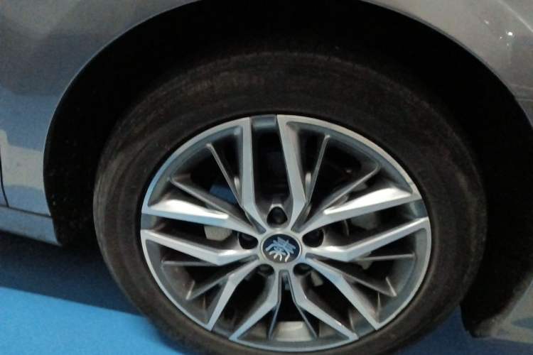 Used BYD Qin PLUS 2023 Champion Edition DM-i 55KM Superior Model Right Front Wheel Hub