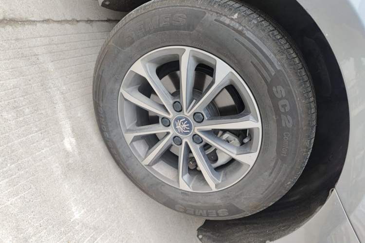 Used BYD Qin PLUS 2023 Champion Edition DM-i 55KM Leading Model Right Front Wheel Hub