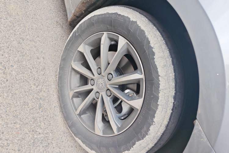 Used BYD Qin PLUS 2023 Champion Edition DM-i 55KM Leading Model Right Front Wheel Hub