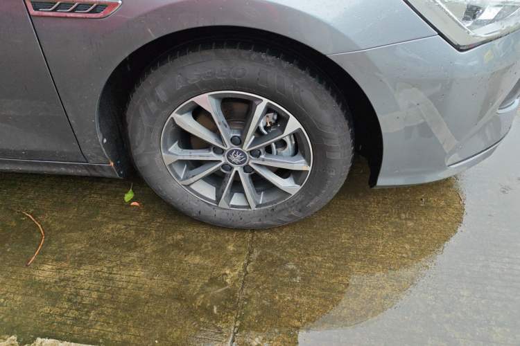 Used BYD Qin PLUS 2023 Champion Edition DM-i 55KM Leading Model Right Front Wheel Hub