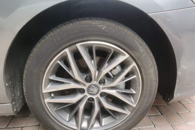Used BYD Qin PLUS 2023 Champion Edition DM-i 120KM Beyond Model Right Front Wheel Hub
