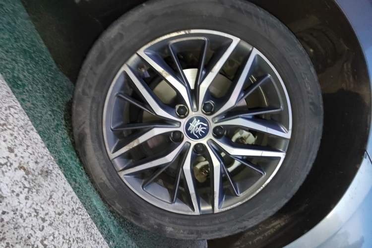 Used BYD Qin PLUS 2023 Champion Edition DM-i 120KM Leading Model Right Front Wheel Hub