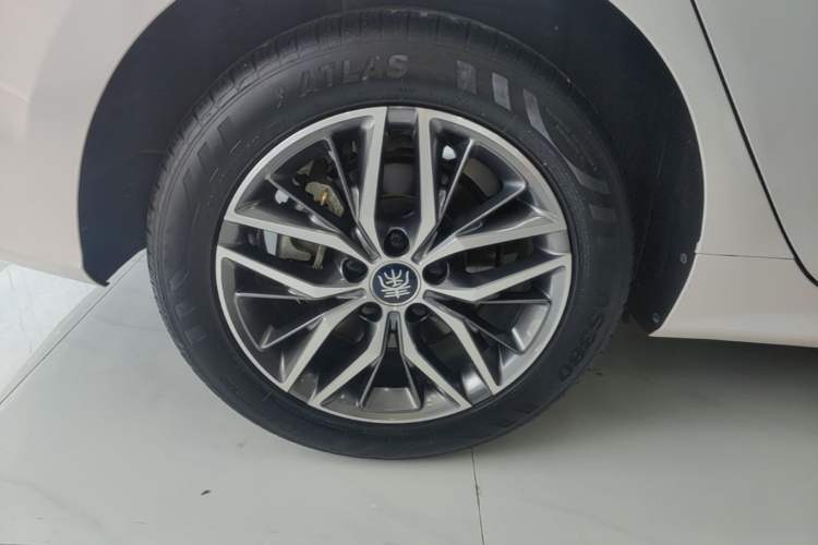 Used BYD Qin PLUS 2023 Champion Edition DM-i 120KM Excellence Model Right Rear Wheel Hub
