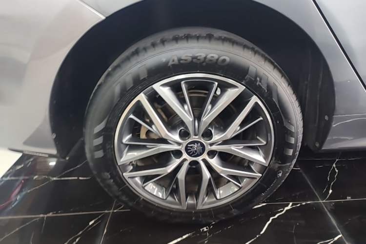 Used BYD Qin PLUS 2023 Champion Edition DM-i 120KM Leading Model Right Rear Wheel Hub