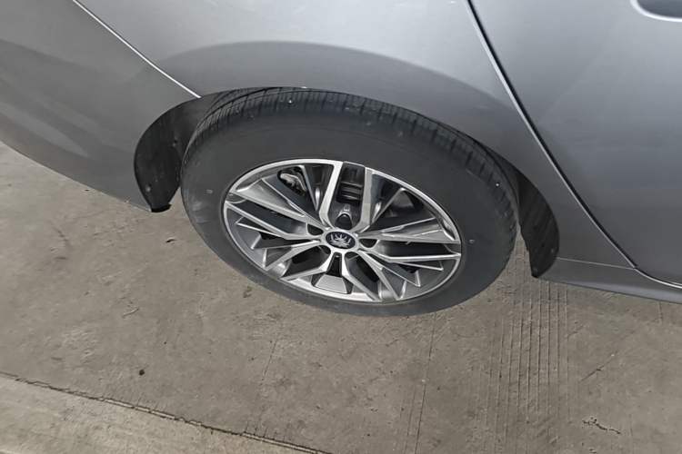 Used BYD Qin PLUS 2023 Champion Edition DM-i 55KM Superior Model Right Rear Wheel Hub